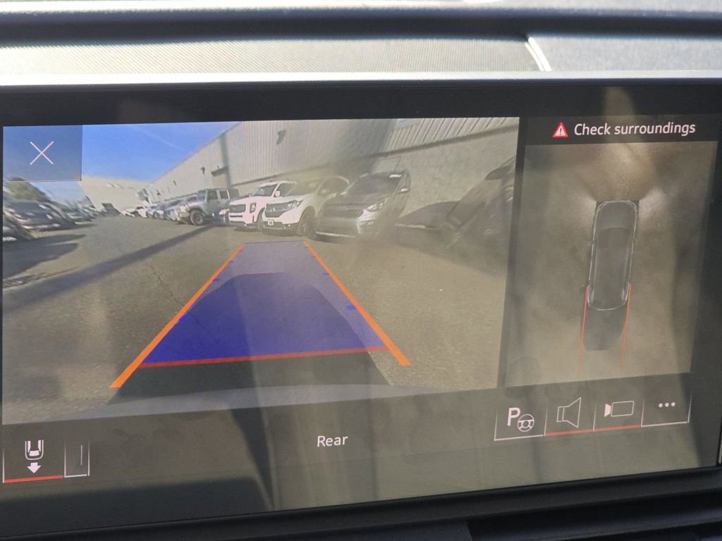 Used 2021 Audi Q5 e Prestige w/ Prestige Package image 33