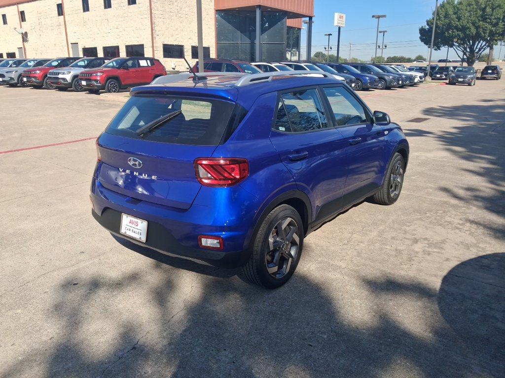 Used 2025 Hyundai Venue SEL FWD image 7