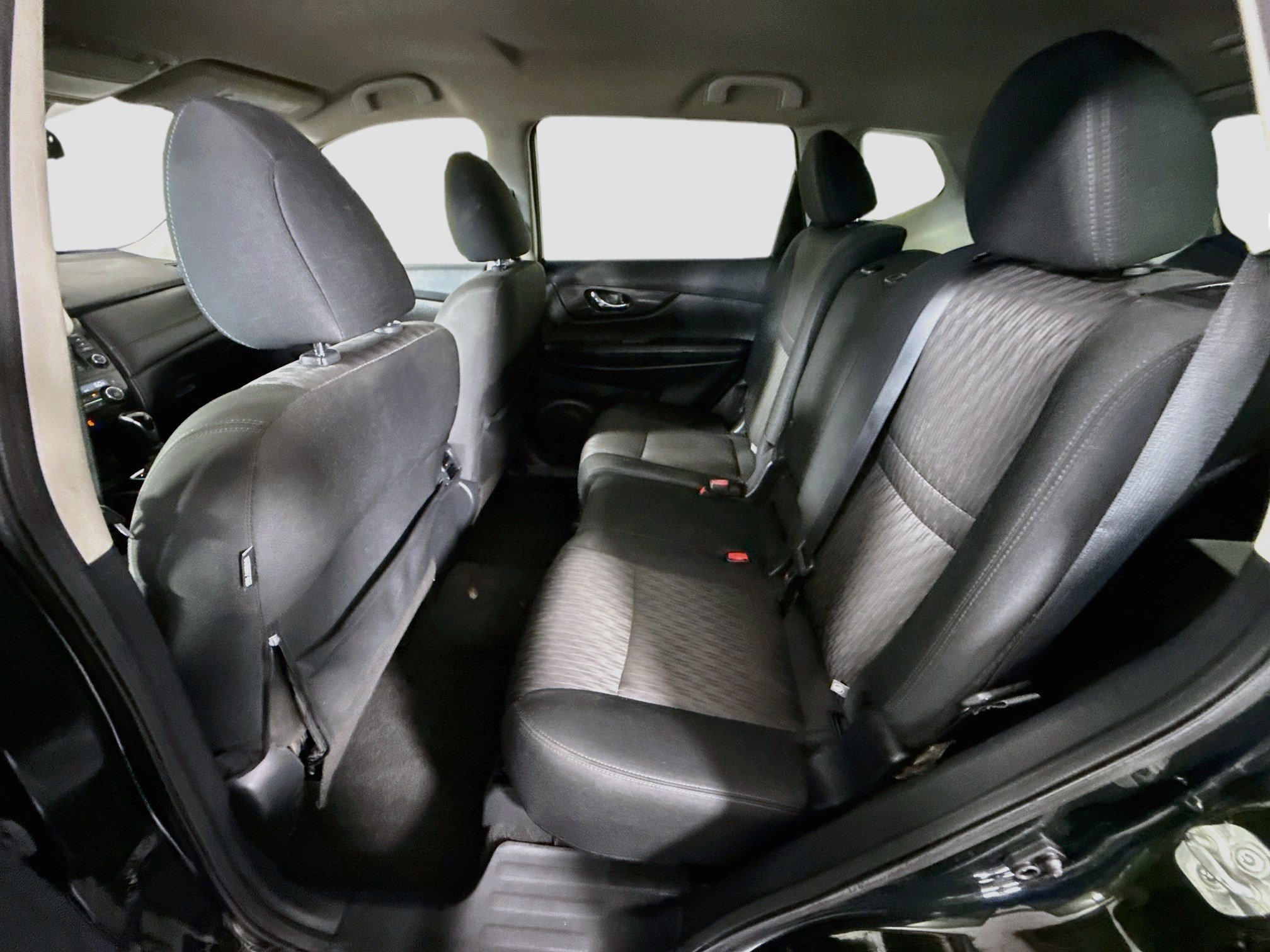 Used 2020 Nissan Rogue SV AWD/4WD image 25