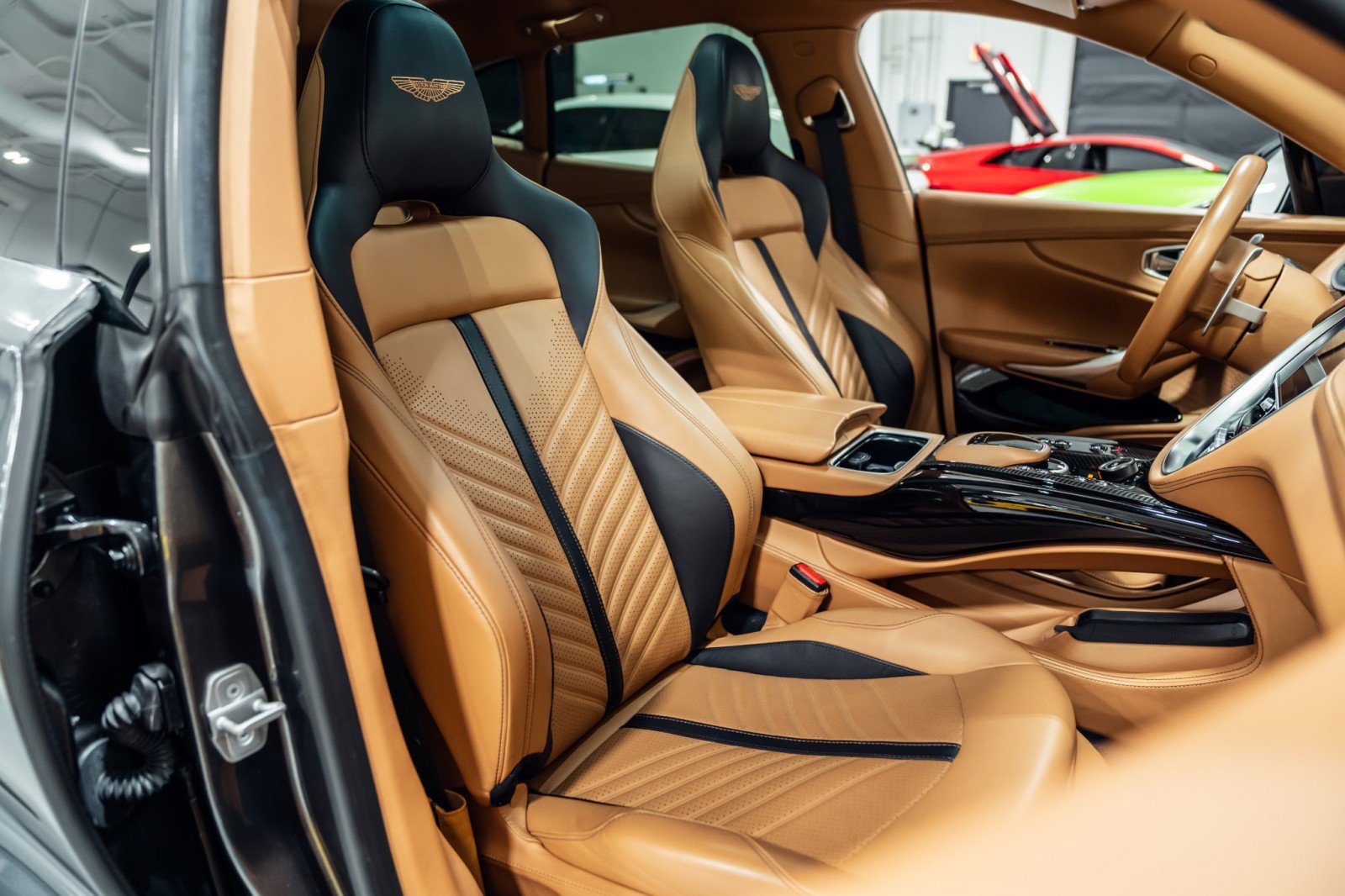 Used 2023 Aston Martin DBX 707 image 13