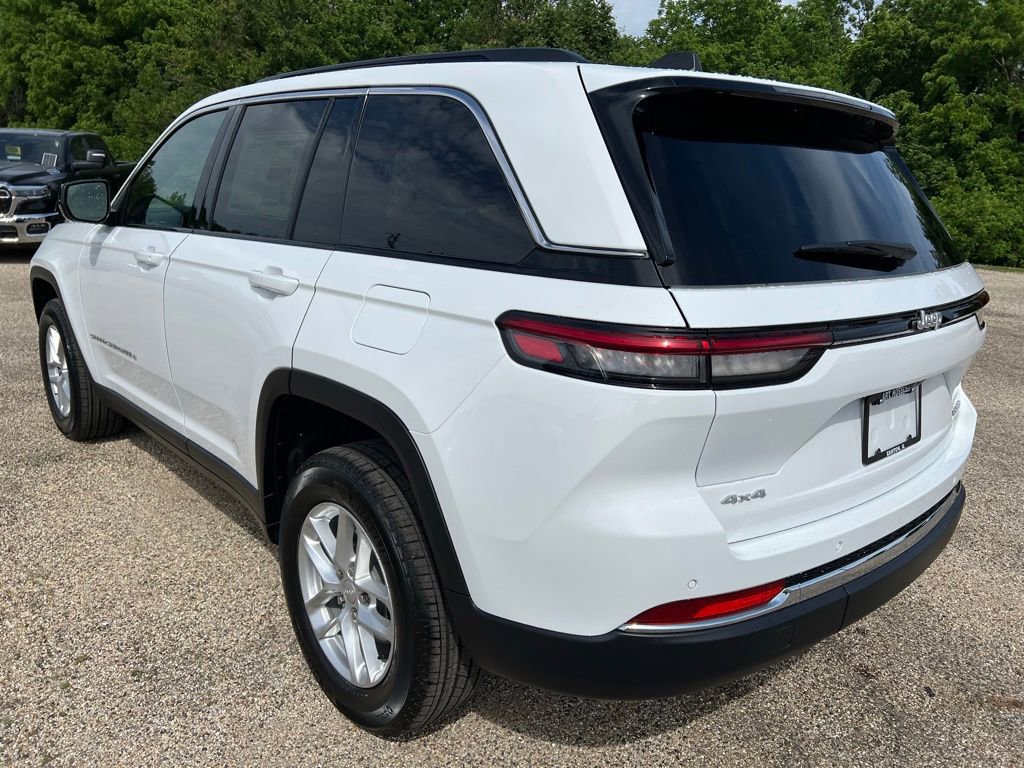 New 2026 Jeep Grand Cherokee Laredo X AWD/4WD image 3