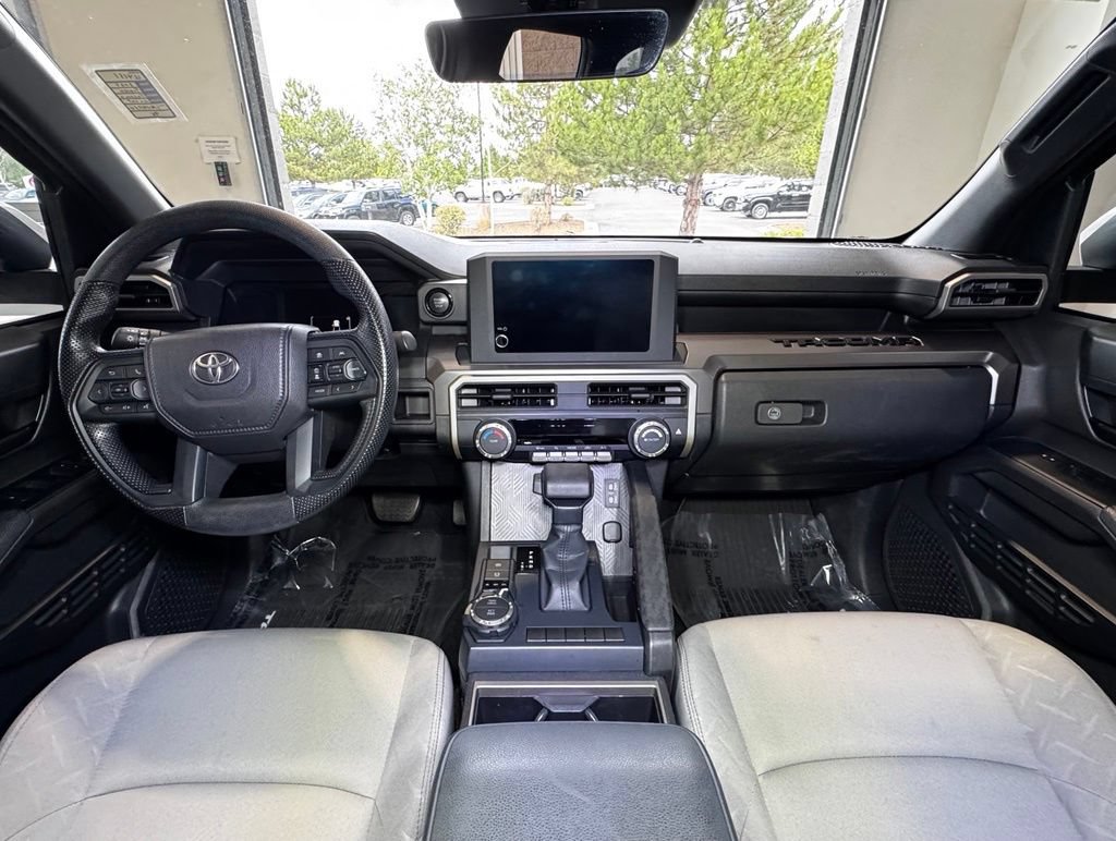 Certified 2025 Toyota Tacoma SR5 AWD/4WD image 17