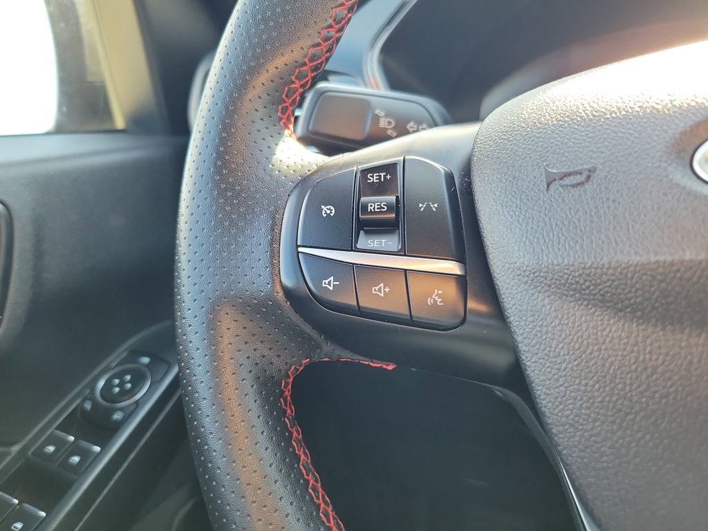 Used 2025 Ford Escape ST-Line image 25