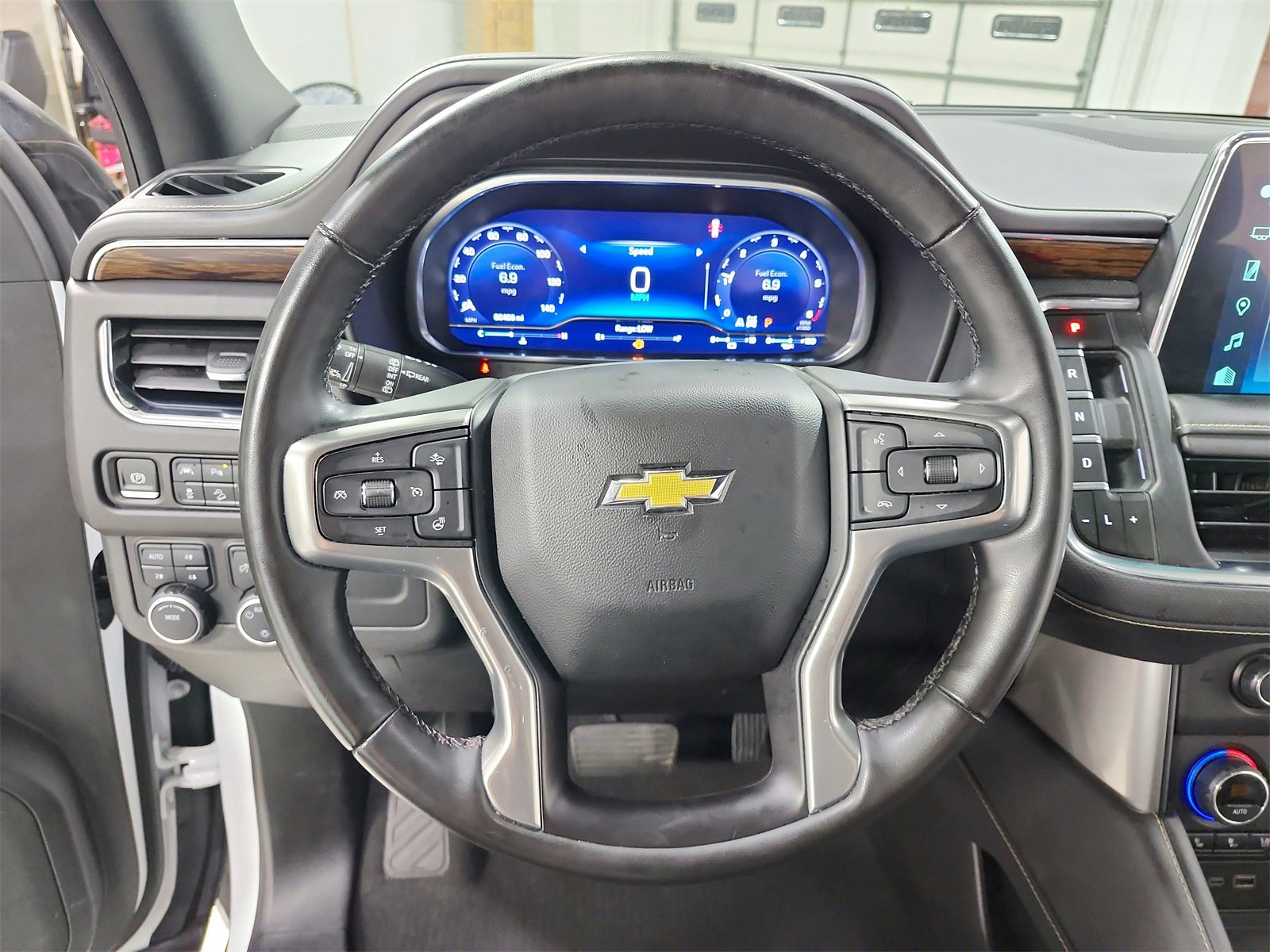 Used 2023 Chevrolet Suburban Premier image 23