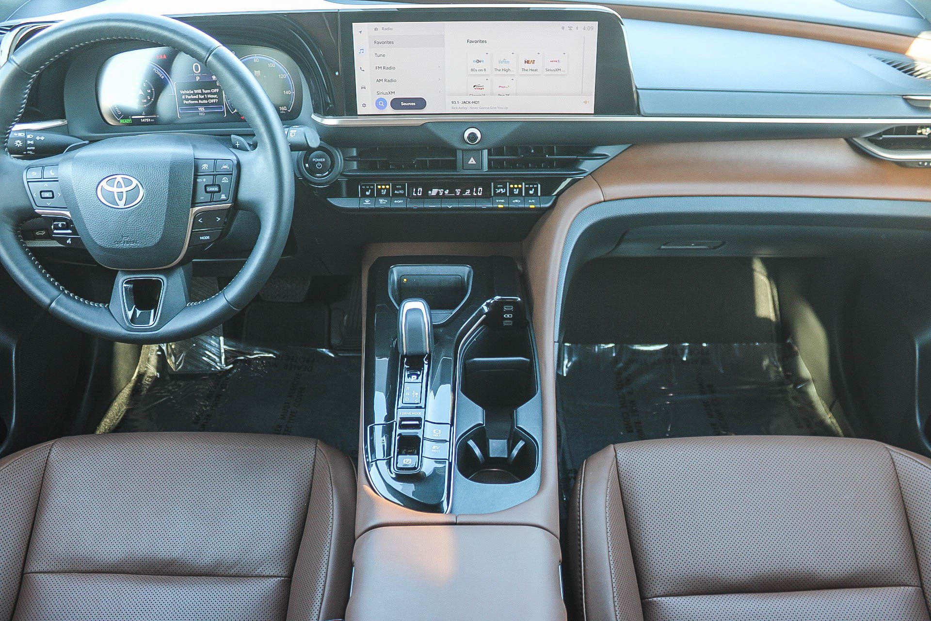 Used 2025 Toyota Crown Signia AWD/4WD image 13