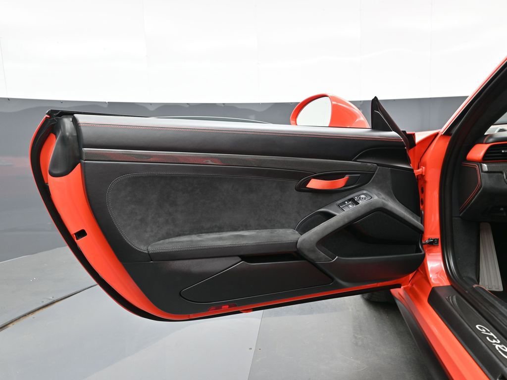 Certified 2016 Porsche 911 GT3 RS image 8
