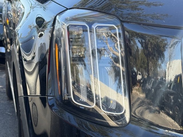 Certified 2024 Kia Telluride LX image 10