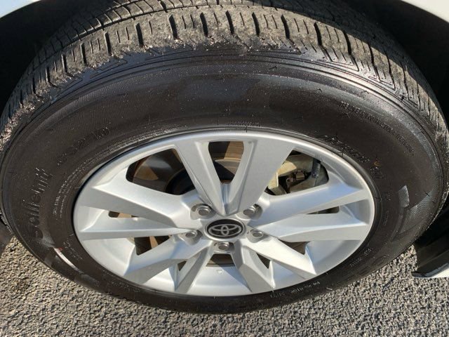 Used 2025 Toyota Camry LE image 11