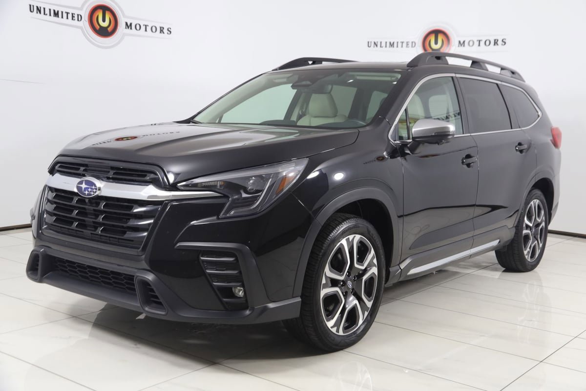 Used 2023 Subaru Ascent Limited w/ Technology Package AWD/4WD image 5