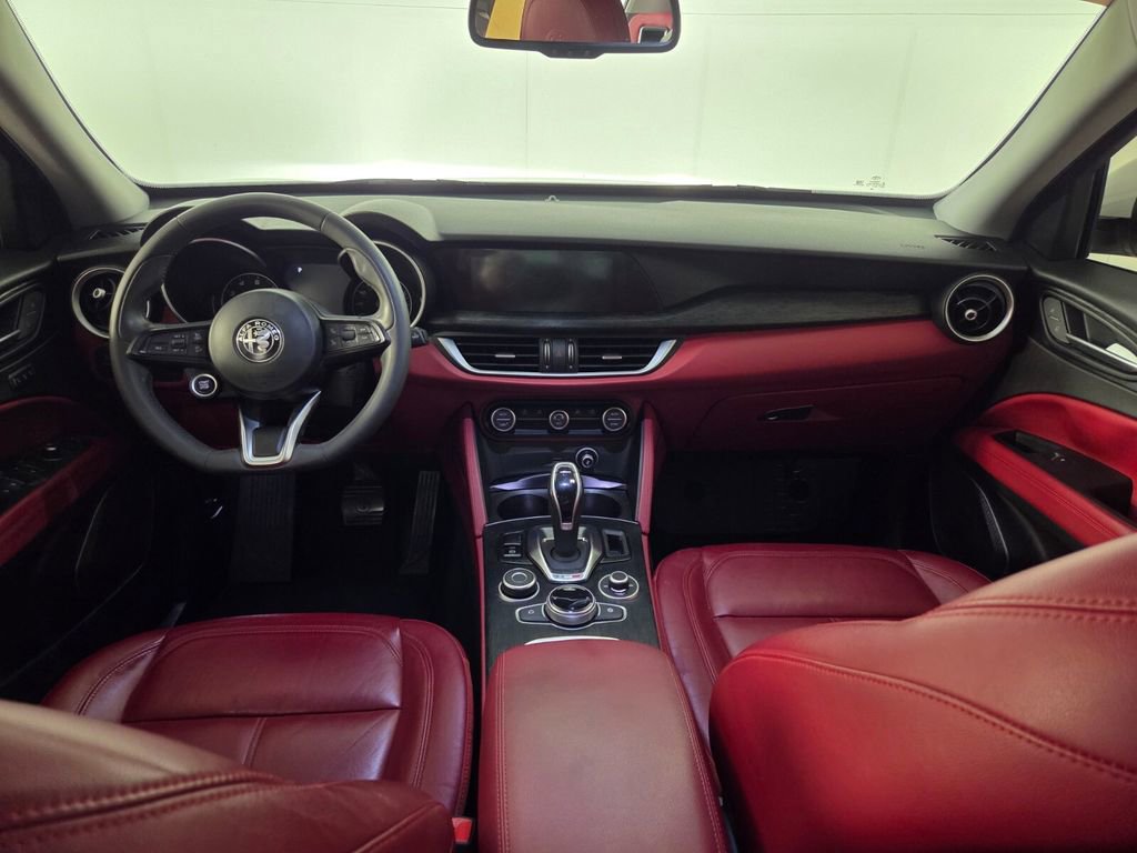 Used 2020 Alfa Romeo Stelvio image 28