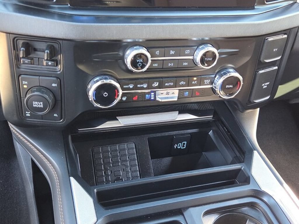 Used 2024 Ford F250 Platinum AWD/4WD image 26