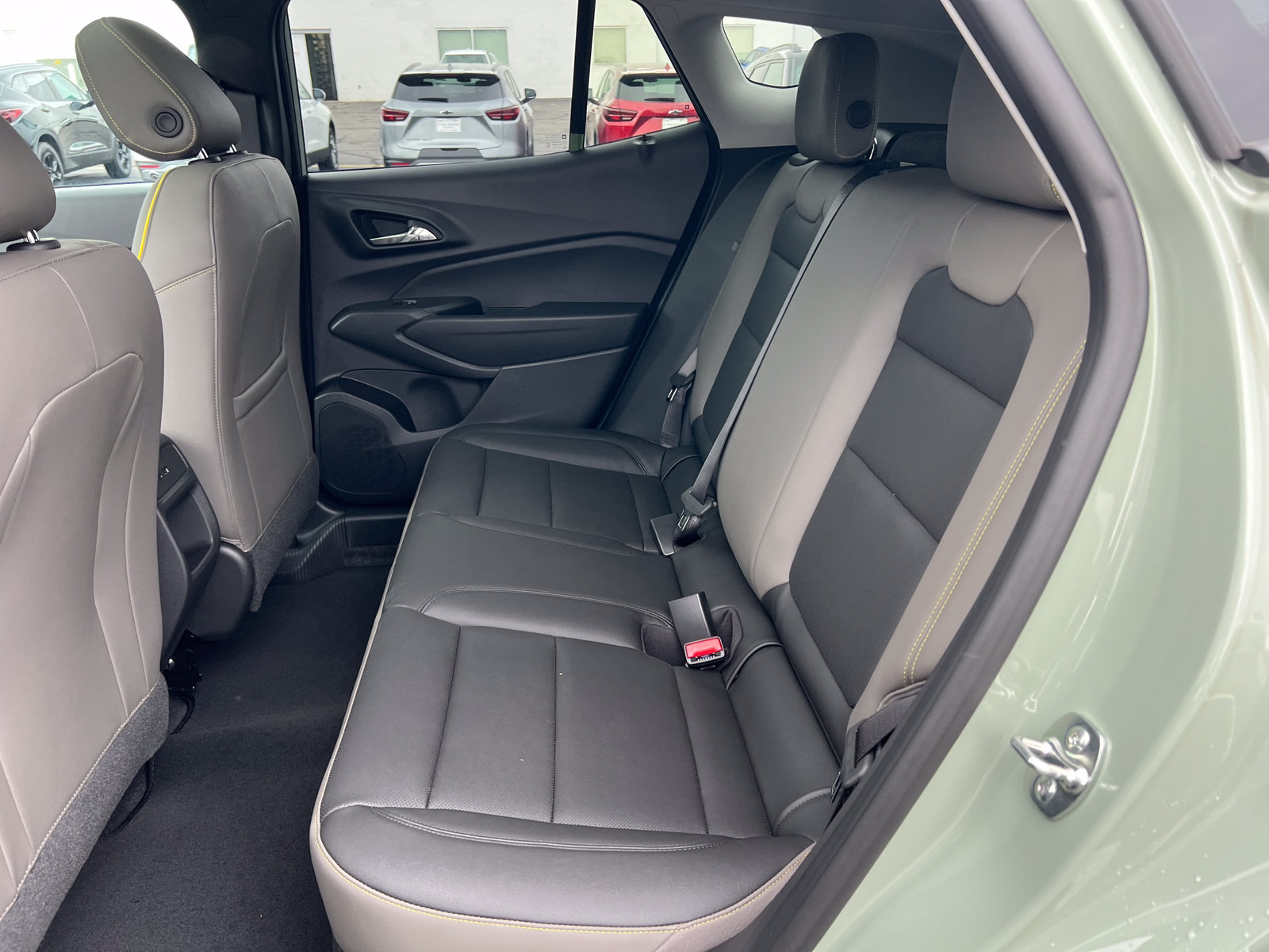 New 2026 Chevrolet Trax ACTIV w/ Sunroof Package FWD image 5
