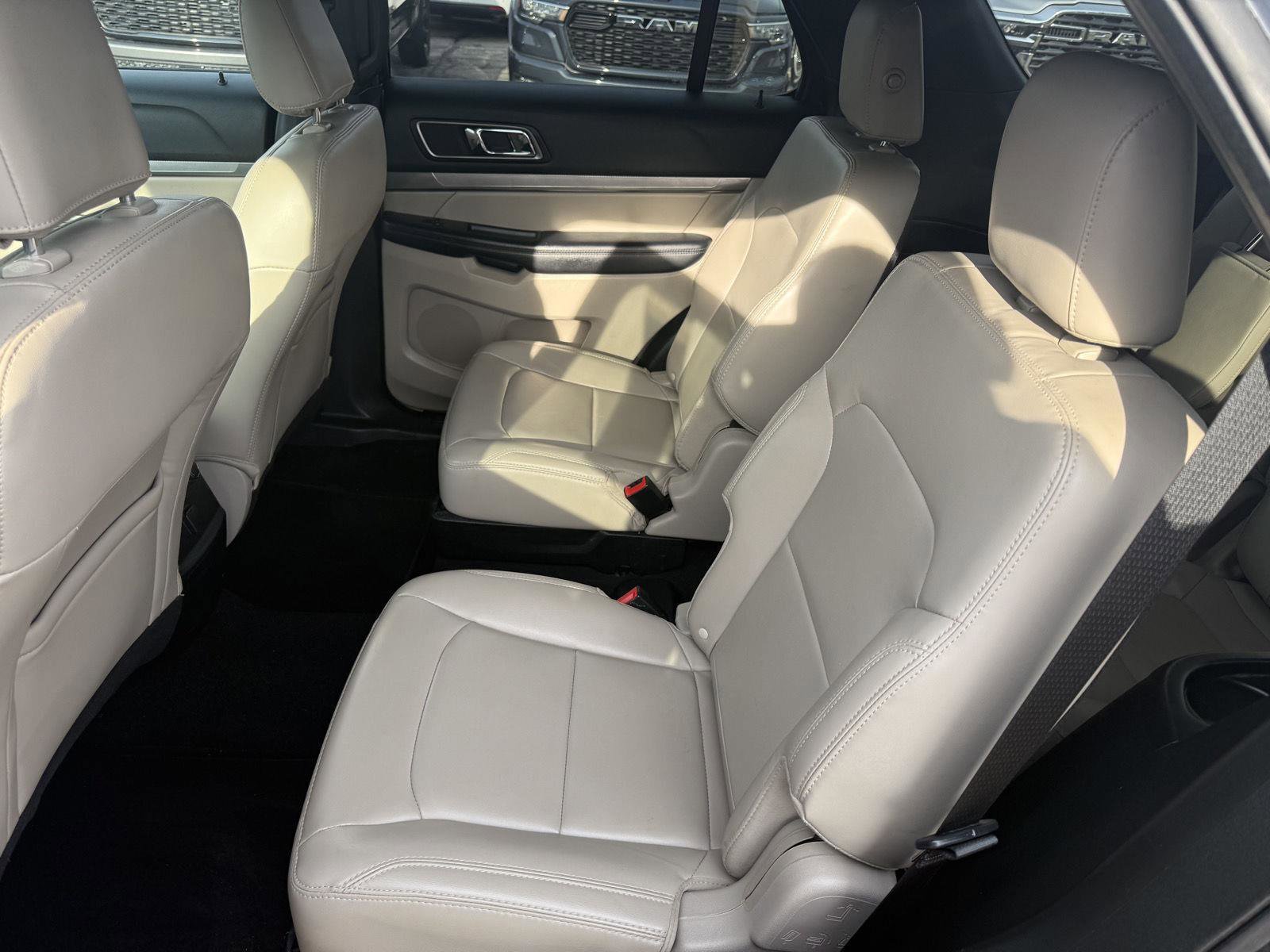 Used 2019 Ford Explorer XLT w/ Equipment Group 202A image 25