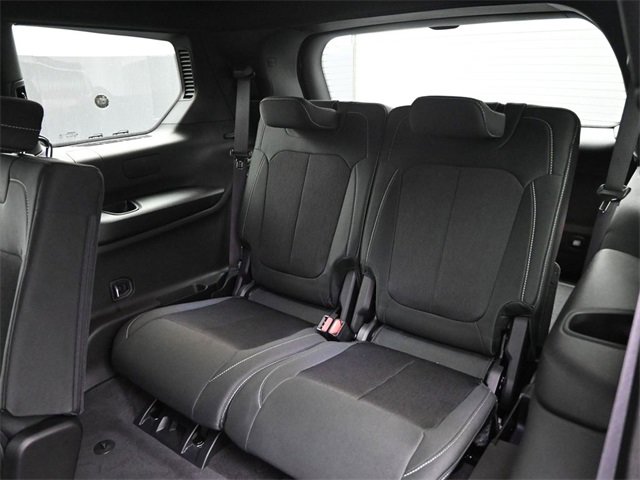 New 2025 Jeep Grand Cherokee L Laredo image 19