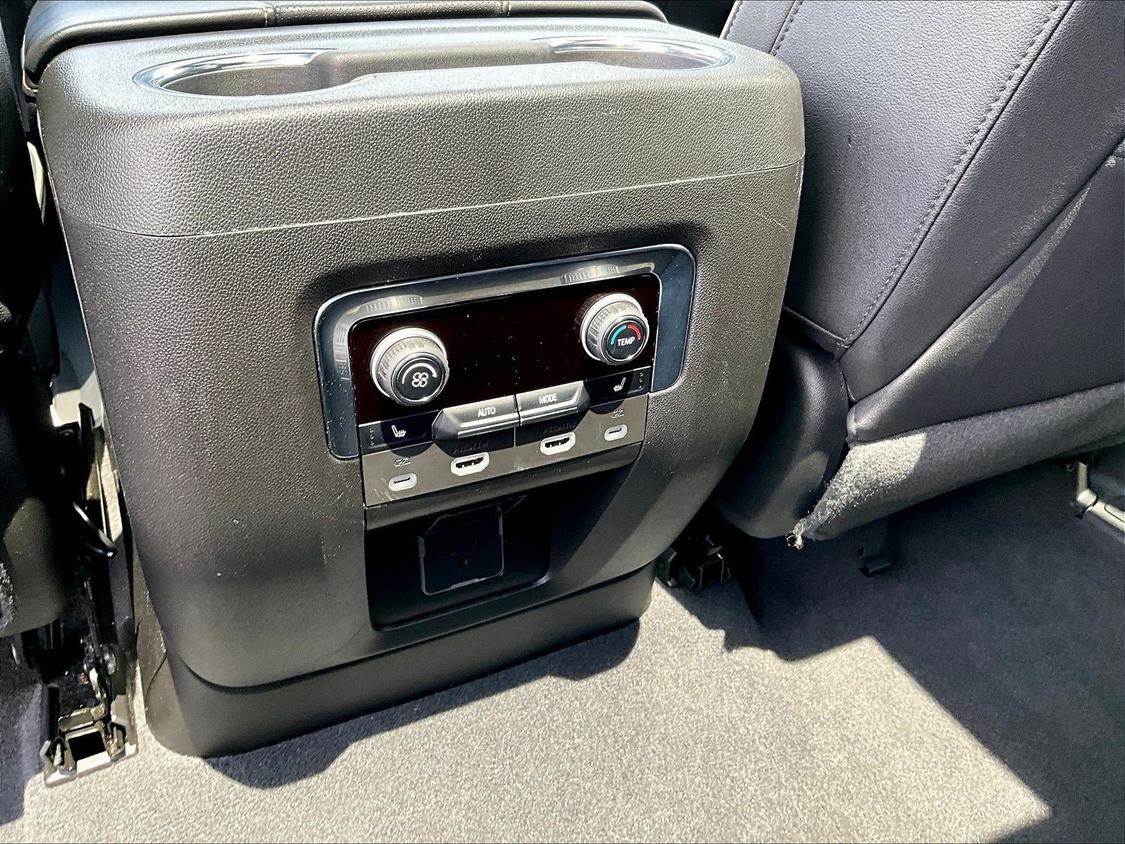 Used 2023 Chevrolet Tahoe Premier w/ Advanced Technology Package AWD/4WD image 10