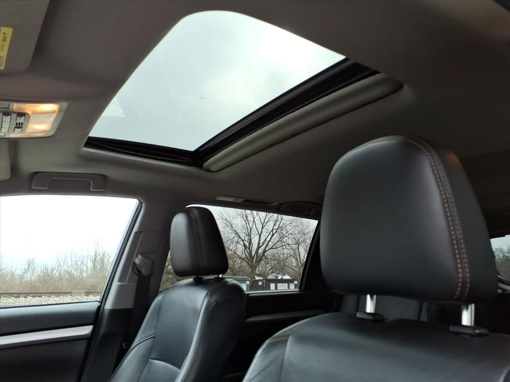 Used 2017 Toyota Highlander XLE image 26