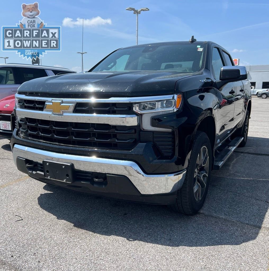 Used 2023 Chevrolet Silverado 1500 LT AWD/4WD image 3