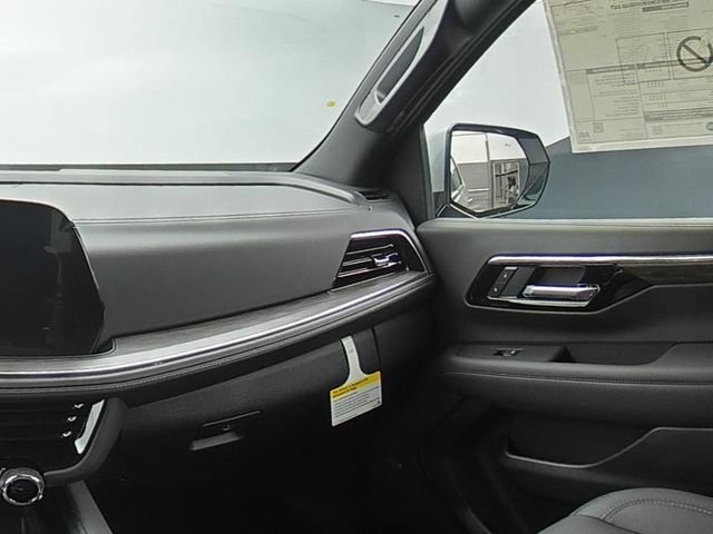 New 2026 Chevrolet Suburban LT w/ Comfort Package AWD/4WD image 33