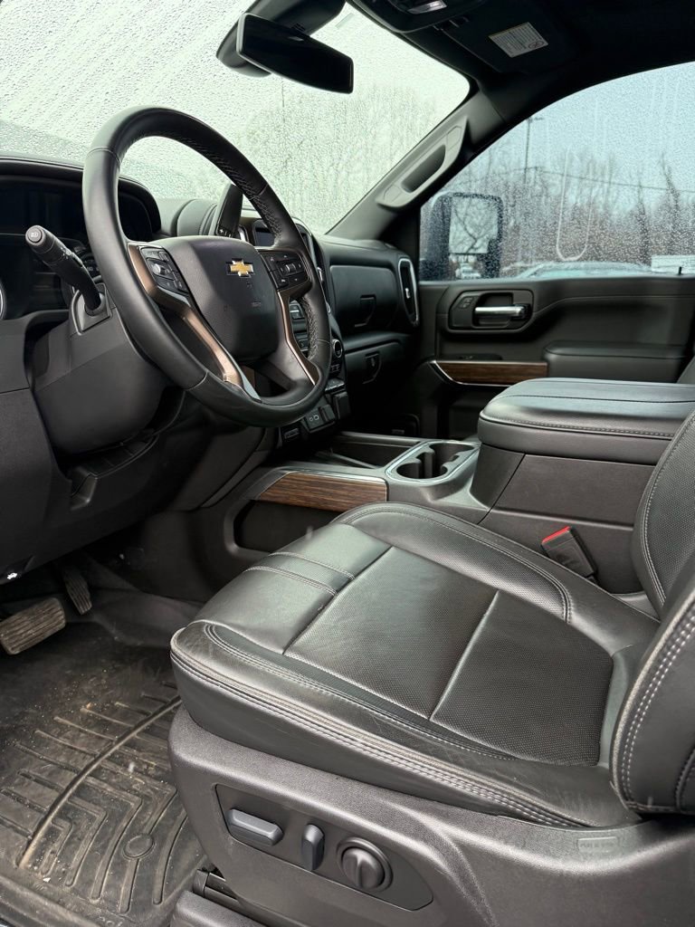 Used 2023 Chevrolet Silverado 2500 High Country w/ Safety Package II image 7