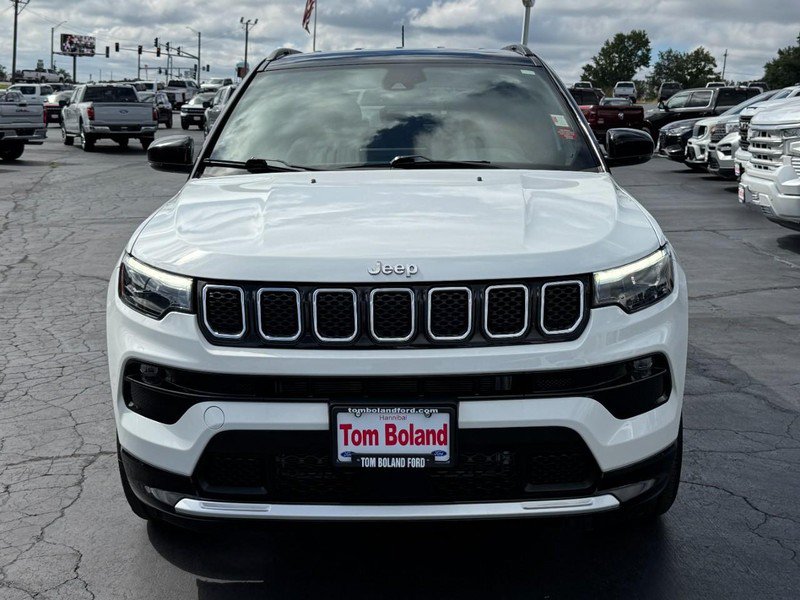 Used 2023 Jeep Compass Limited w/ Elite Group AWD/4WD image 9