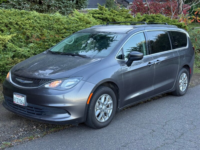 Used 2020 Chrysler Voyager Lxi FWD image 1