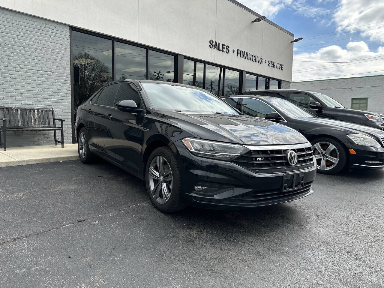 Used 2019 Volkswagen Jetta R-Line image 2