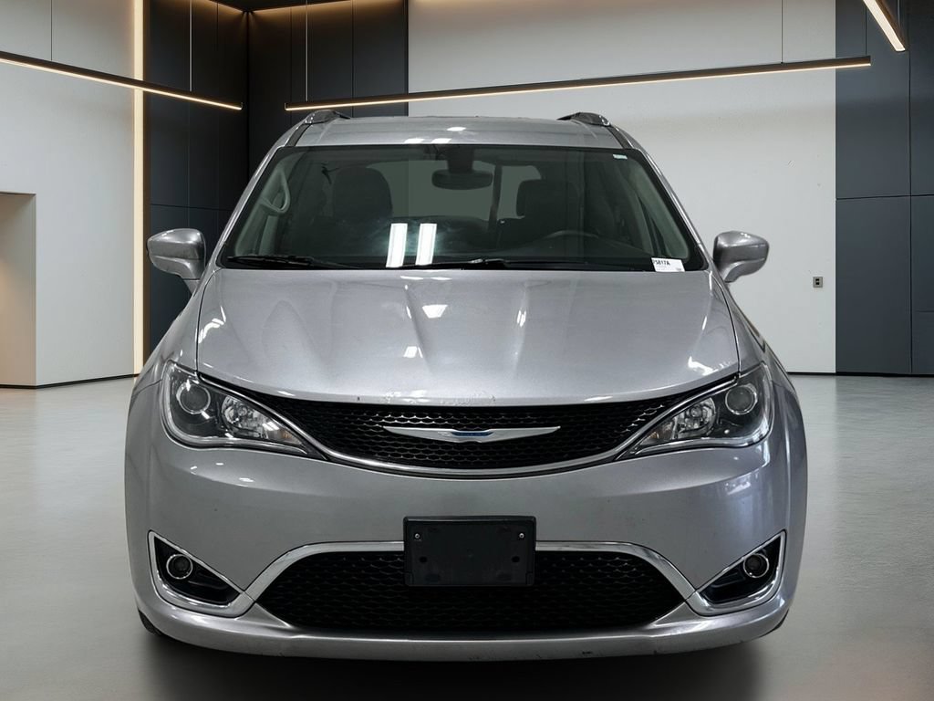 Used 2018 Chrysler Pacifica Touring-L FWD image 9