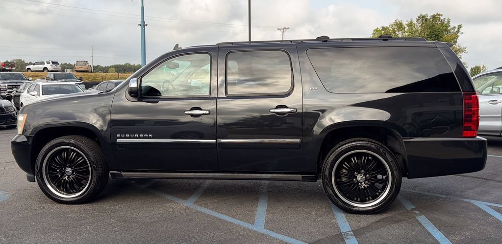 Used 2011 Chevrolet Suburban LTZ AWD/4WD image 20