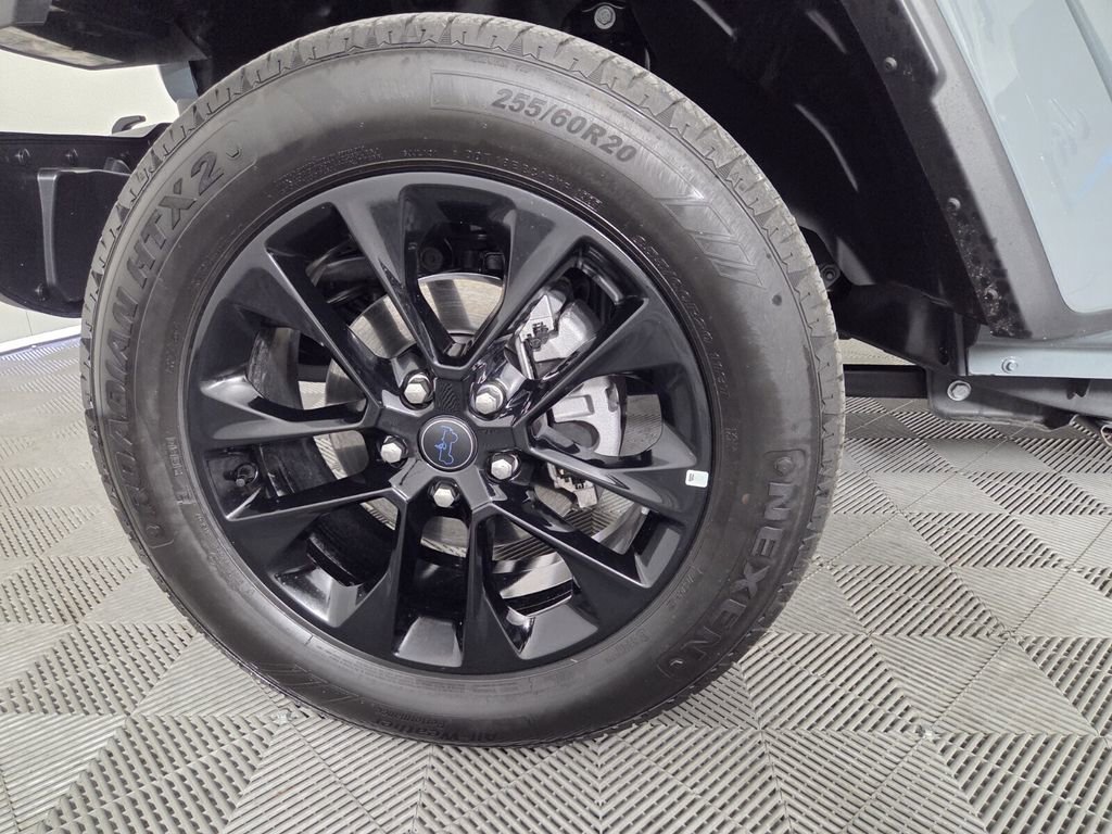 Used 2025 Jeep Wrangler Sahara w/ Safety Group image 10