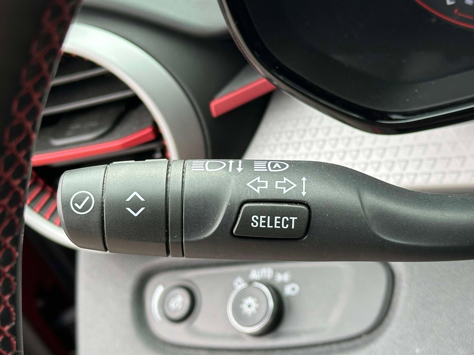 Certified 2024 Chevrolet Trax RS image 20