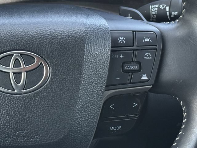 Used 2025 Toyota Camry SE FWD image 15