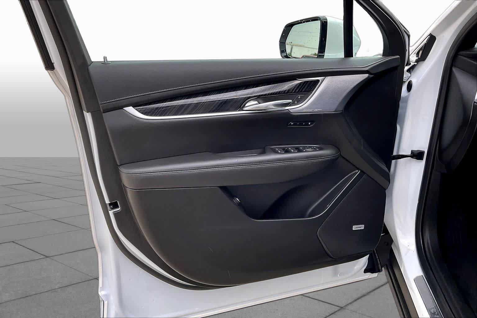 Certified 2025 Cadillac XT6 Premium Luxury FWD image 22