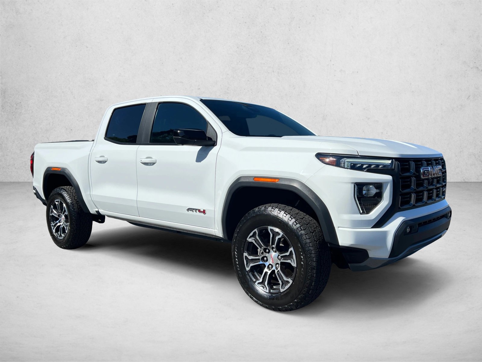 Used 2023 GMC Canyon AT4 w/ AT4 Premium Package AWD/4WD image 3