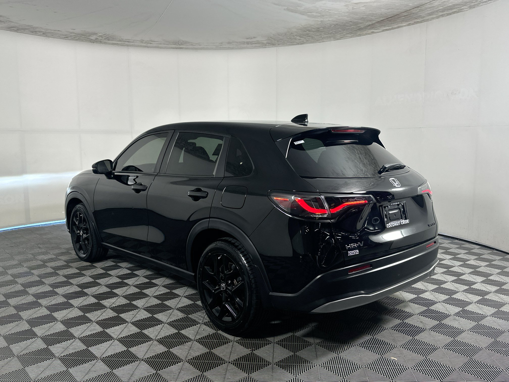 Used 2024 Honda HR-V Sport image 5