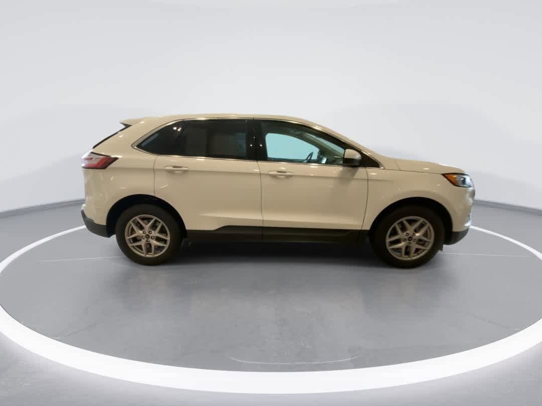 Used 2024 Ford Edge SEL AWD/4WD image 9