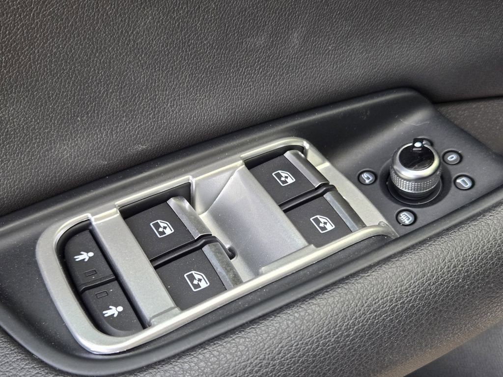 Used 2020 Audi Q7 2.0T Premium Plus w/ Premium Plus Package image 31