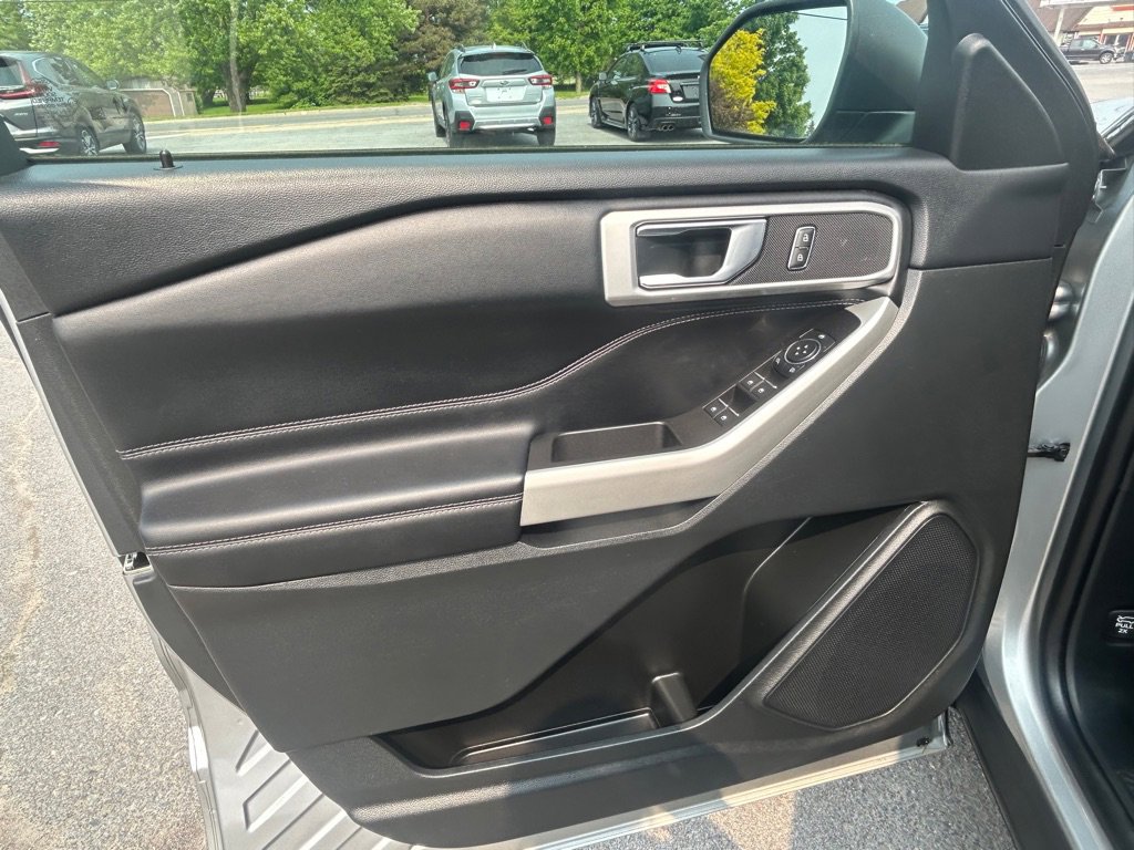 Used 2022 Ford Explorer XLT AWD/4WD image 14