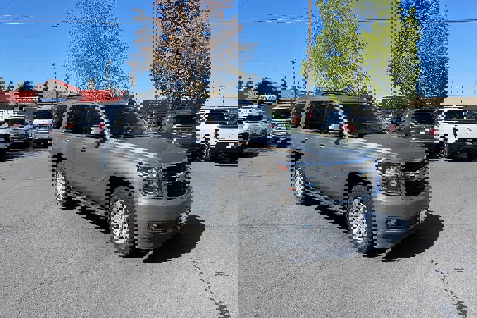 Used 2017 Chevrolet Tahoe LT w/ Luxury Package AWD/4WD image 7