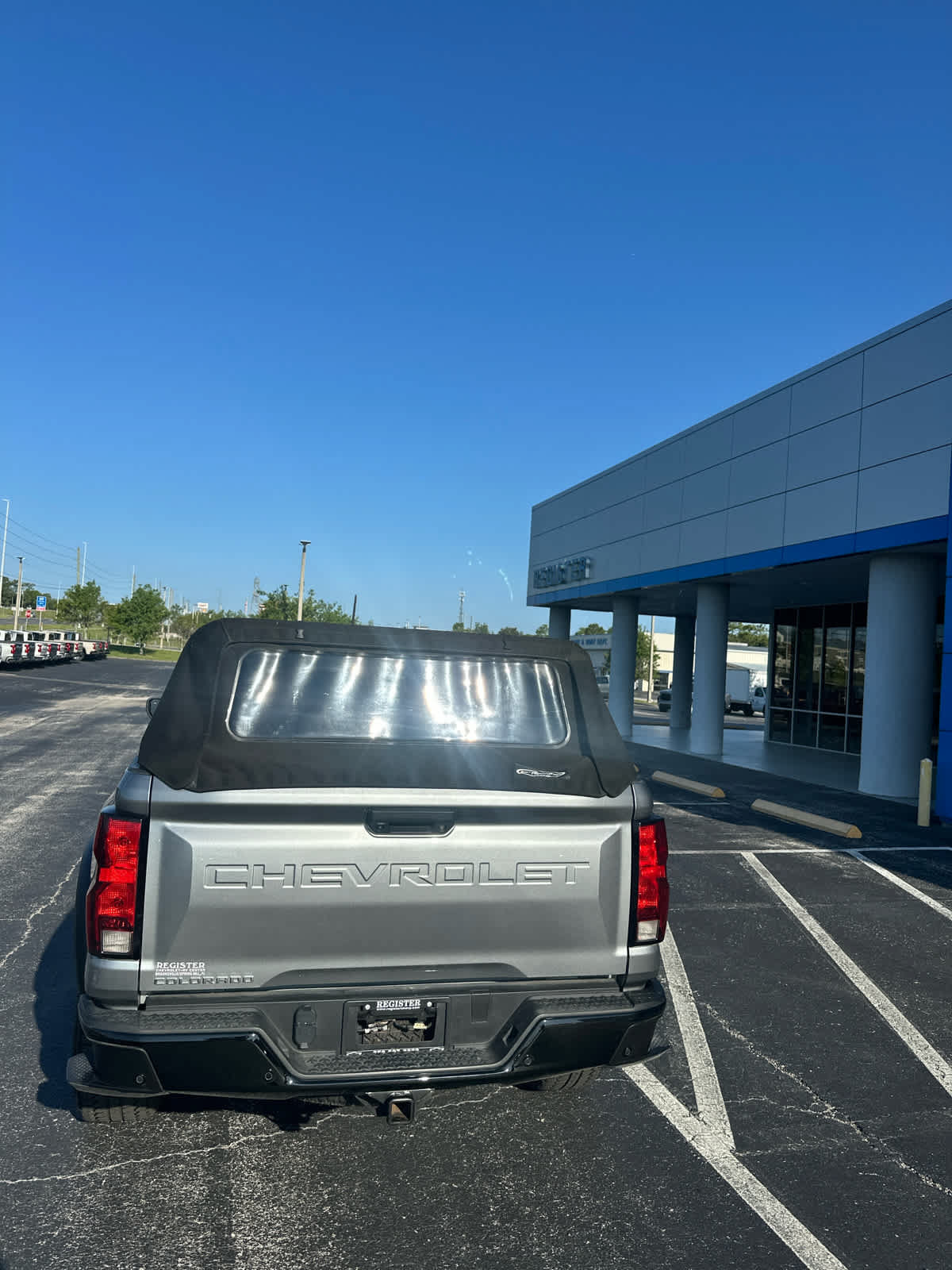 Used 2024 Chevrolet Colorado Trail Boss w/ Technology Package AWD/4WD image 4