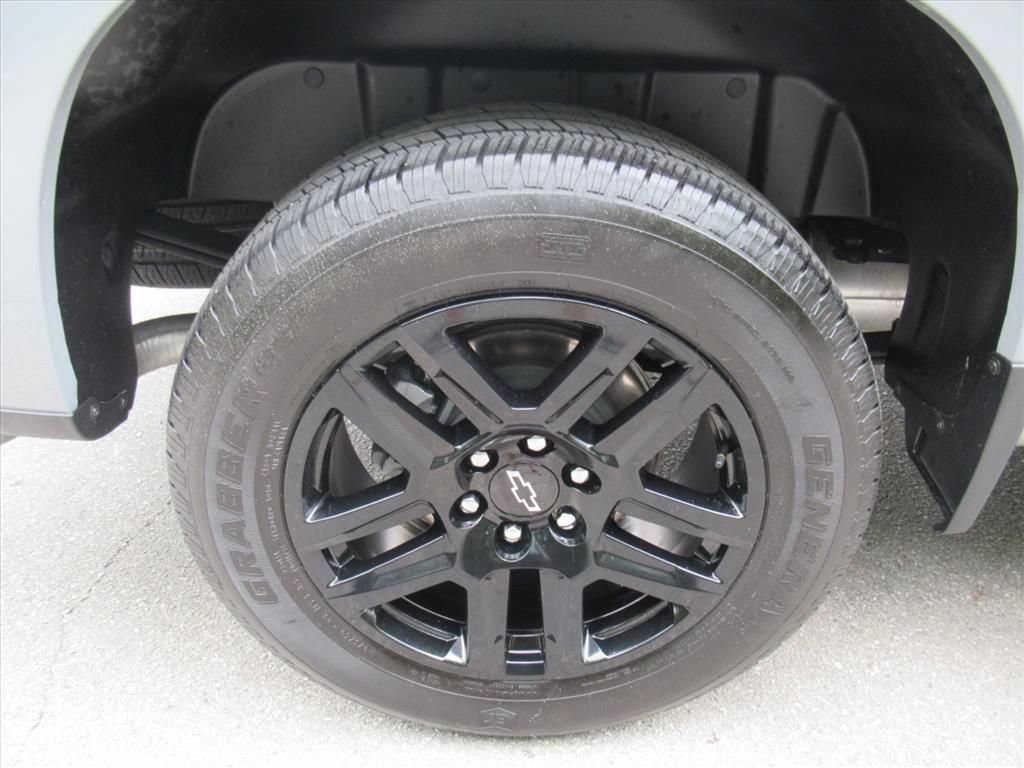 Used 2024 Chevrolet Silverado 1500 Custom w/ Dark Appearance Package RWD image 7