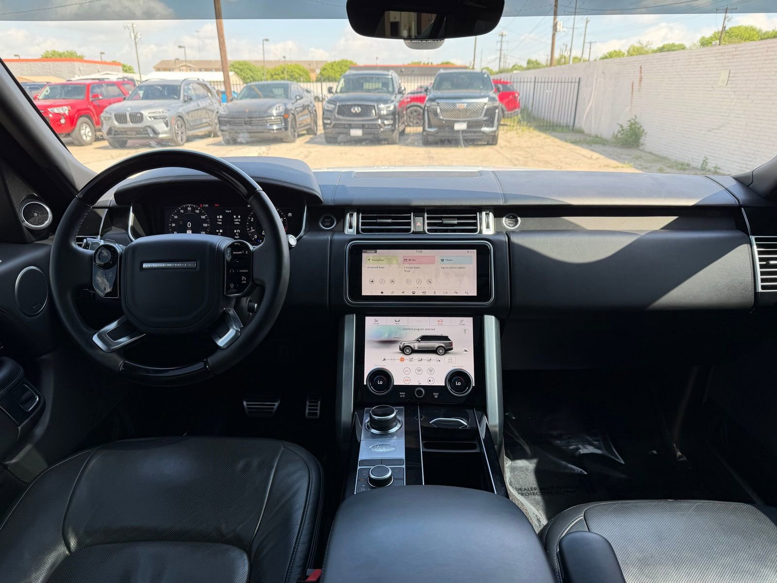 Used 2020 Land Rover Range Rover Autobiography image 12