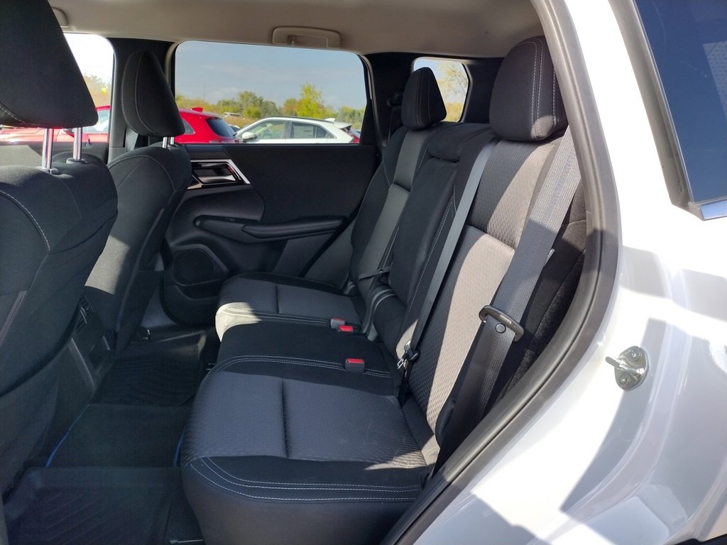 Used 2023 Mitsubishi Outlander ES image 7