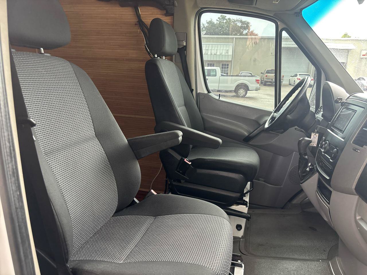 Used 2013 Mercedes-Benz Sprinter 2500 image 19