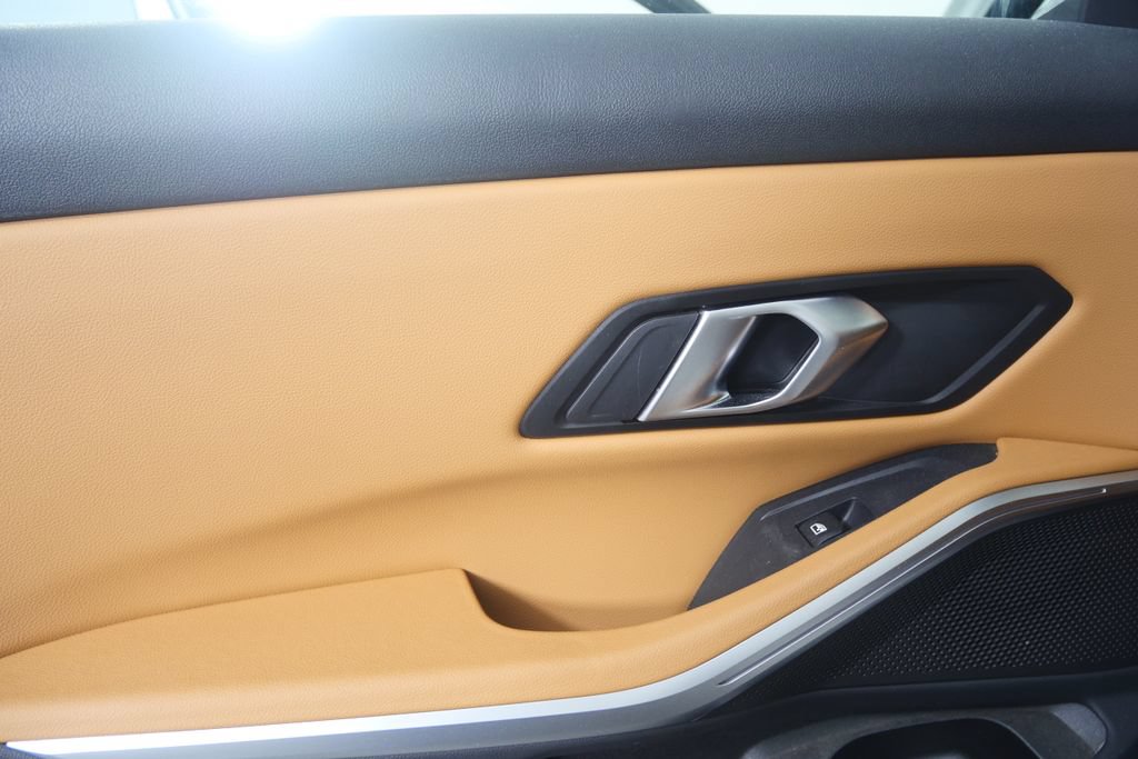 Certified 2025 BMW 330i Sedan RWD image 15