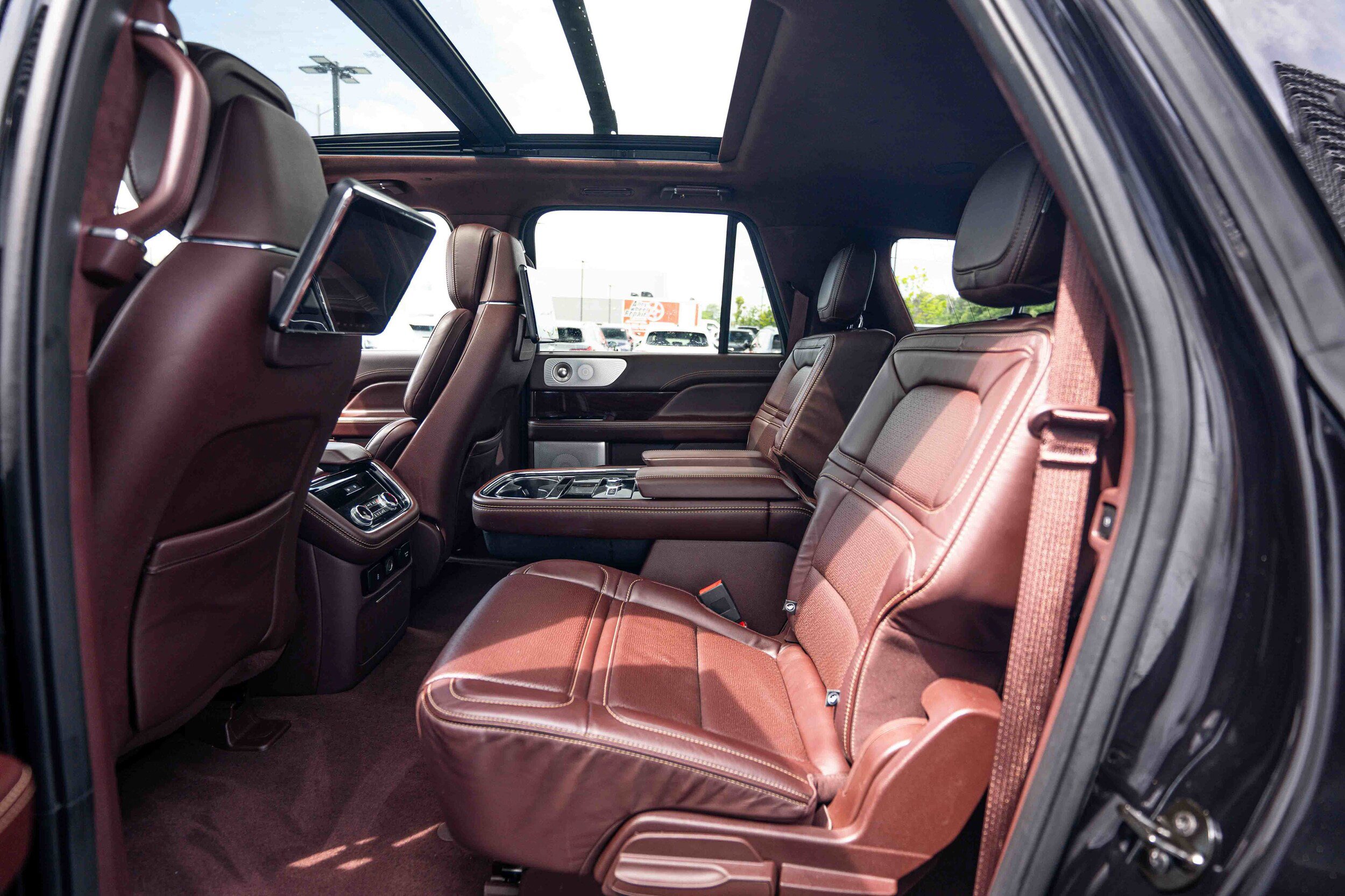 Used 2021 Lincoln Navigator L Black Label w/ Cargo Convenience Package AWD/4WD image 15