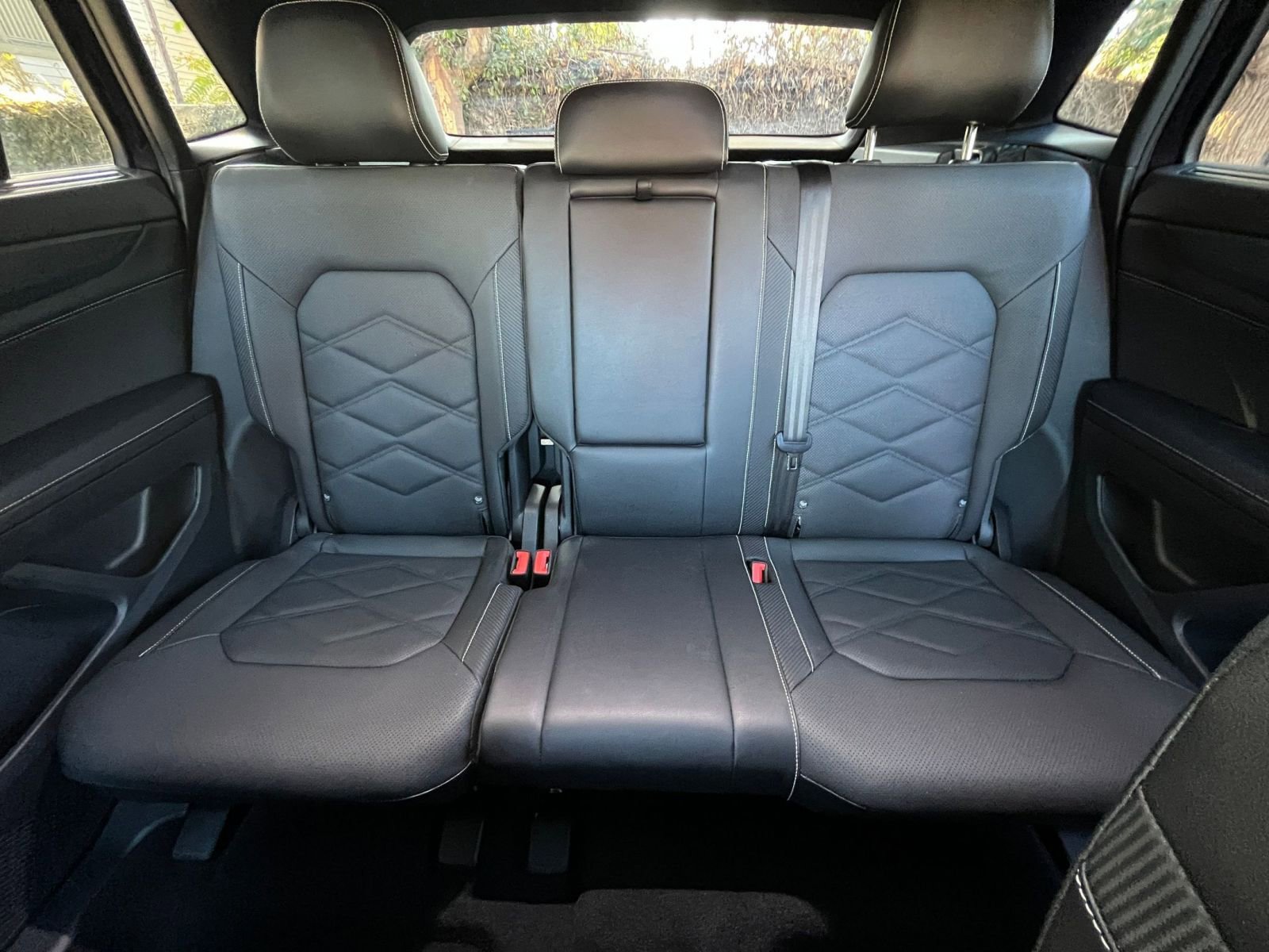 Used 2025 Volkswagen Atlas Cross Sport SE image 39