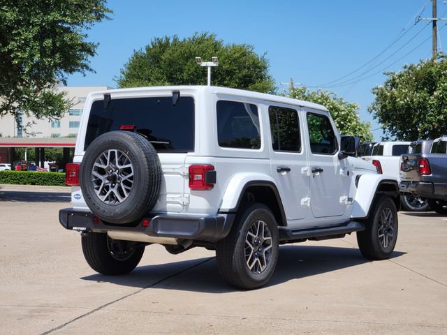 Used 2026 Jeep Wrangler Unlimited Sahara AWD/4WD image 7