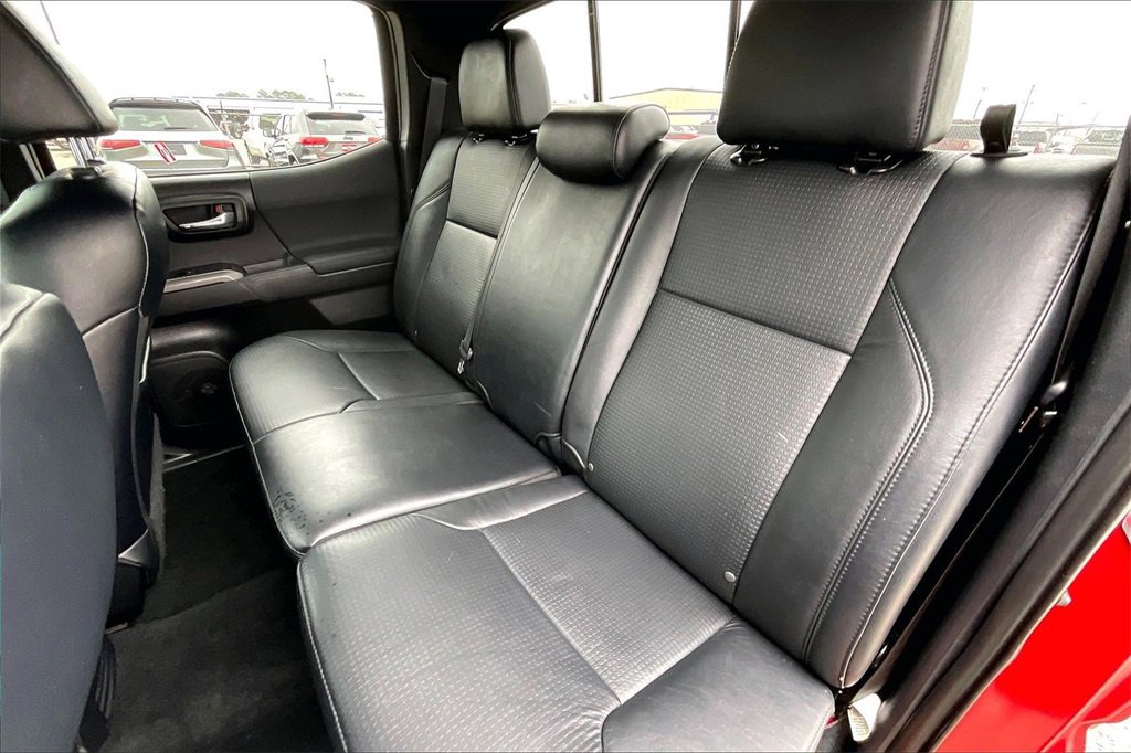 Used 2021 Toyota Tacoma TRD Off-Road w/ TRD Premium Off Road Package image 19
