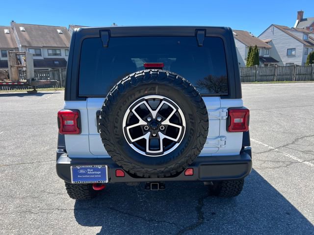 Used 2025 Jeep Wrangler Unlimited Rubicon AWD/4WD image 9