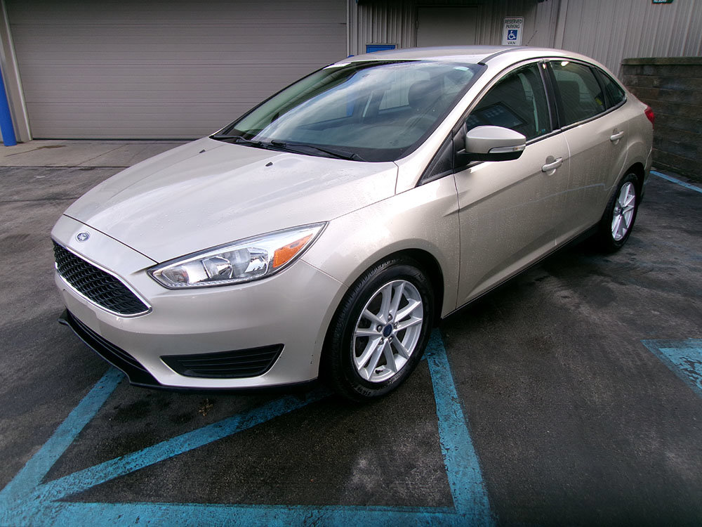 Used 2017 Ford Focus SE FWD image 6